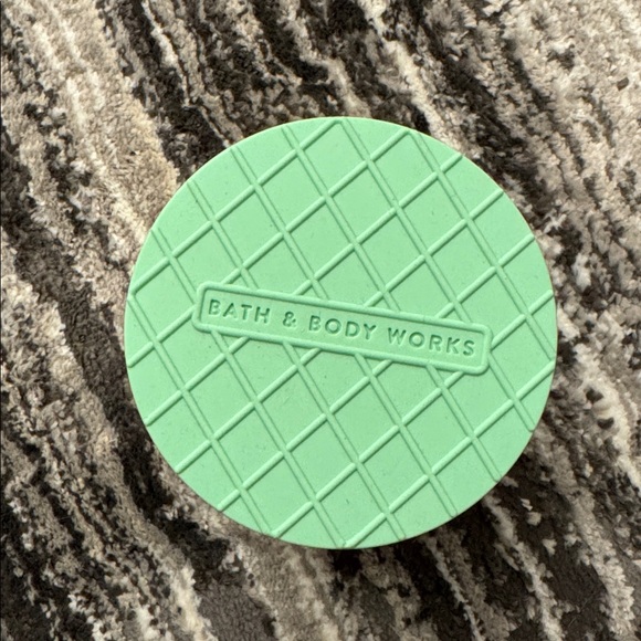 BATH & BODY WORKS LIMITED EDITION “GUMMY CANDIES“ SUNDAE BAR 3-WICK CANDLE. - Picture 3 of 4